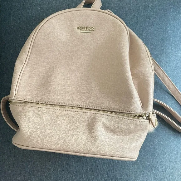 Guess mini backpack - Picture 2 of 5